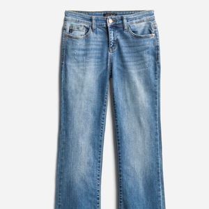 Women’s size 28 boot cut stretchy jeans